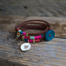 Load image into Gallery viewer, WHITE HEART BRACELET