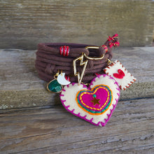 Cargar imagen en el visor de la galería, ISA HEART BRACELET