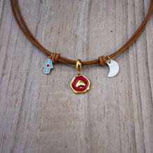 Load image into Gallery viewer, RED HEART CHOCKER