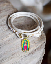 Cargar imagen en el visor de la galería, PULSERA VIRGEN DE COLORES