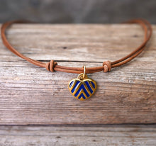 Load image into Gallery viewer, STRIPED HEART CHOCKER