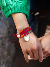 Cargar imagen en el visor de la galería, PULSERA CORAZÓN BLANCO