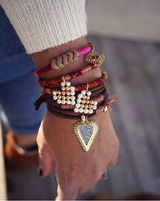 Cargar imagen en el visor de la galería, PULSERA CORAZÓN GRANDE
