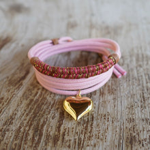 Cargar imagen en el visor de la galería, PULSERA CORAZÓN DE ORO