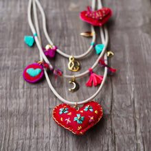 Cargar imagen en el visor de la galería, HANDMADE HEART NECKLACE
