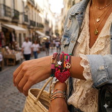 Cargar imagen en el visor de la galería, HANDMADE HEART BRACELET