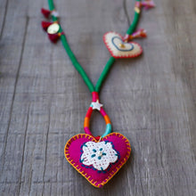 Cargar imagen en el visor de la galería, JULIETA HEART NECKLACE