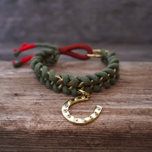 Load image into Gallery viewer, HORSESHOE CHUNKY BRACELET
