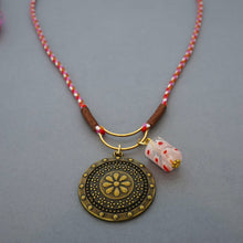 Load image into Gallery viewer, BRONZE ROUND NECKLACE

