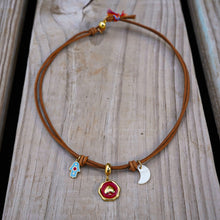 Load image into Gallery viewer, RED HEART CHOCKER
