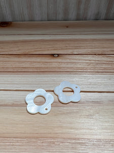 WHITE FLOWER CHARM