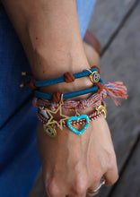 Load image into Gallery viewer, KNOTS HEART BRACELET
