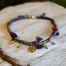 Cargar imagen en el visor de la galería, OTOÑO EN ESPAÑA CHOKER
