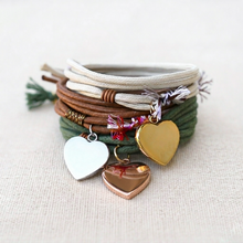 Cargar imagen en el visor de la galería, PULSERA CORAZÓN ROSA
