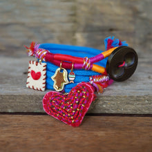 Cargar imagen en el visor de la galería, HAMSA HEART BRACELET
