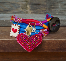 Cargar imagen en el visor de la galería, HAMSA HEART BRACELET
